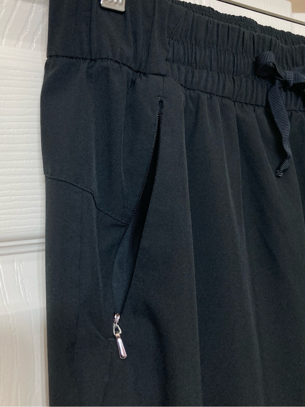 Calia Women’s Black TrueLight High Rise Athletic Tapered Ankle Pants Size Medium - Picture 4 of 7